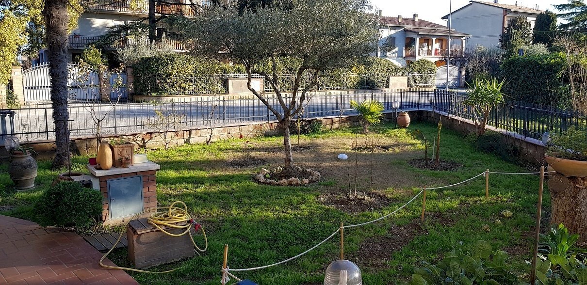 giardino - Villa Via Entrata 5, Torgiano - foto 2