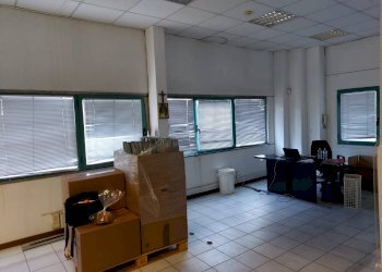 Magazzino via Renata Bianchi, Genova (zona Cornigliano) - foto 7