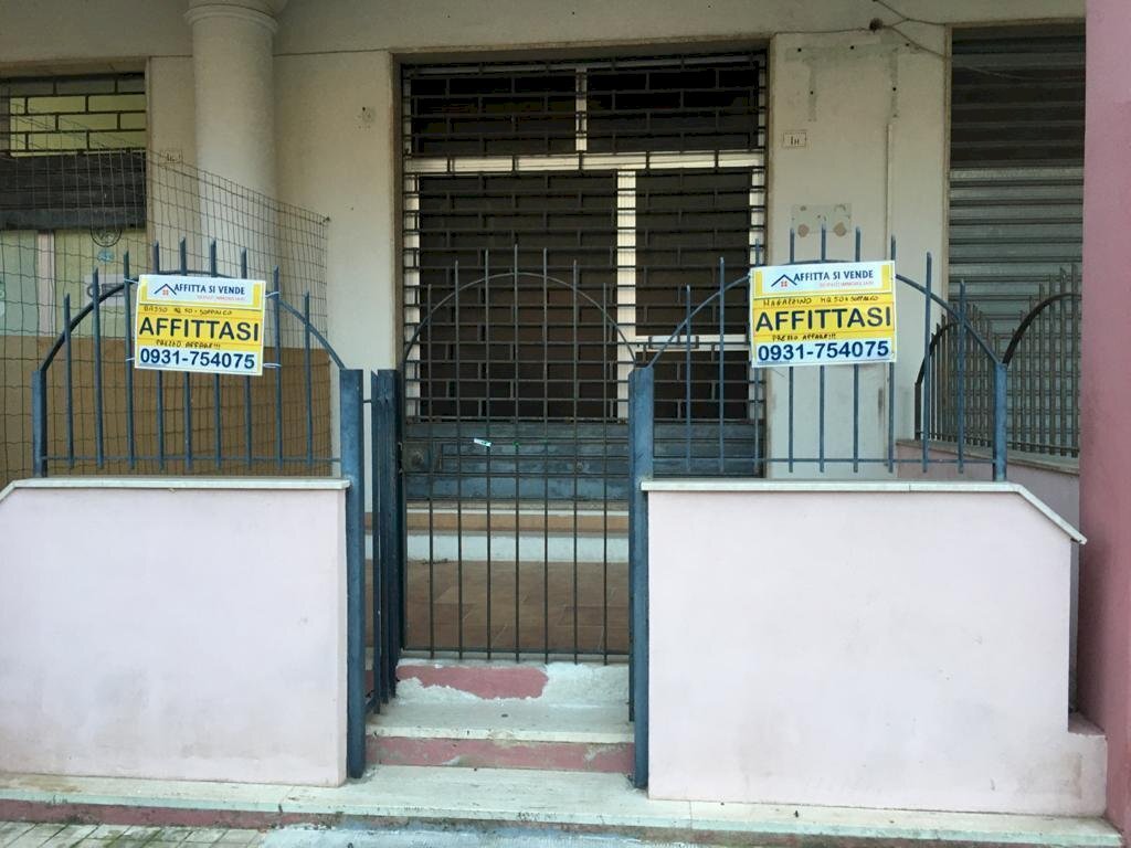 esterno - Locale Commerciale Via Filippo Juvara 1, Siracusa - foto 1