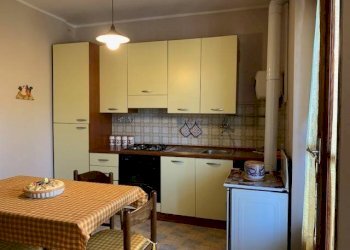 CUCINA - Trilocale via Cave, Bagnolo Piemonte - foto 3