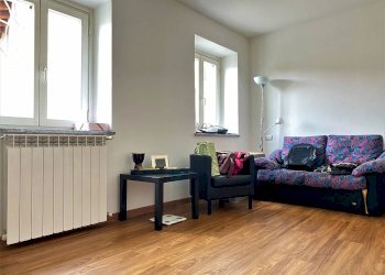 Camera da letto - Quadrilocale via Sant'Isidoro, 39/C, Romano Canavese - foto 9