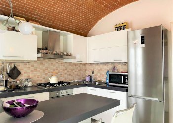 Cucina - Quadrilocale via Sant'Isidoro, 39/C, Romano Canavese - foto 2