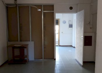 20200507_124839.jpg - Locale Commerciale Via Sarzanese, Lucca - foto 1