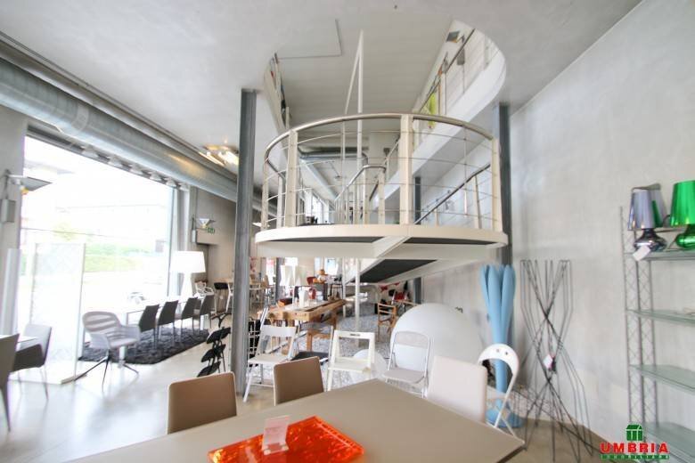 Capannone via Nazario Sauro, Verano Brianza - foto 3