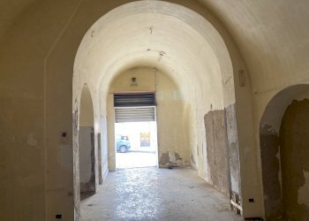 IMG_2417.JPG - Locale Commerciale Ragusa - foto 1