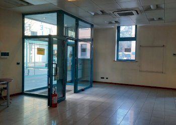 20210208_155336.jpg - Locale Commerciale Piacenza - foto 3