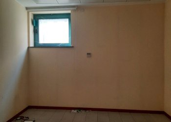 20210208_155352.jpg - Locale Commerciale Piacenza - foto 4