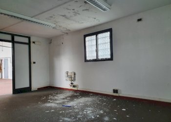 Attività Commerciale Via Romana, Lucca (zona Antraccoli) - foto 6