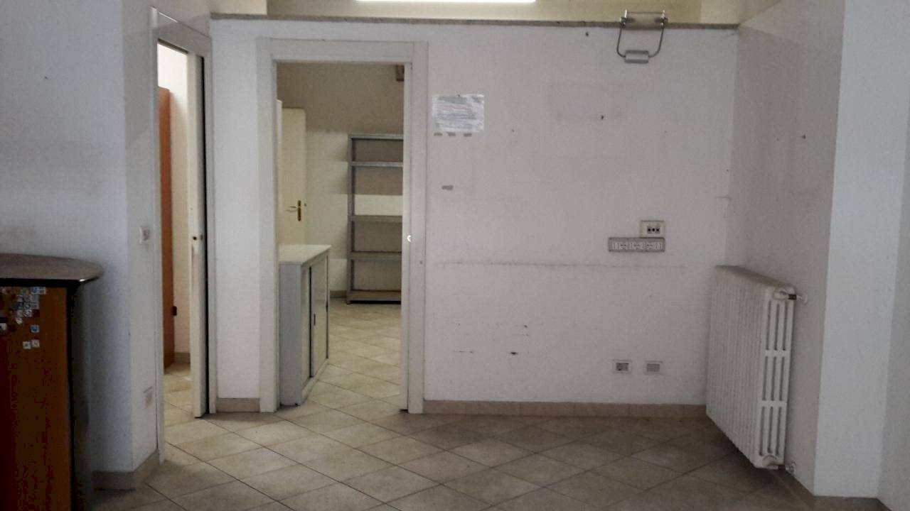 Shop via Aliberti, Asti - photo 3