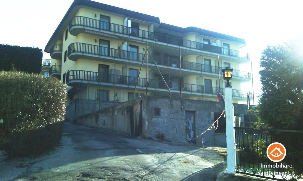 Deposito Via Mons. Alliod, Saint-Vincent - foto 1