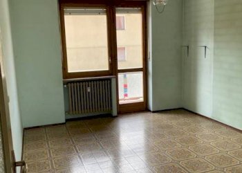 Camera da letto - Quadrilocale largo Dino Buffa, 2, Luserna San Giovanni - foto 9