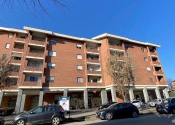 facciata - Quadrilocale viale Giuseppe Garibaldi, 35, Carmagnola - foto 17