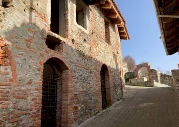 Facciata - Rustico via Castello, Albiano d'Ivrea - foto 5