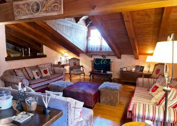 AFFITTO COURMAYEUR - ZONA DIVANI - LIVING - Trilocale Rue de Verrand 41, Prè-Saint-Didier - foto 1