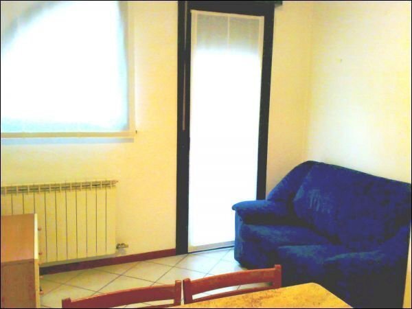 01 - soggiorno - Appartamento via Bossi 13, Somma Lombardo - foto 1