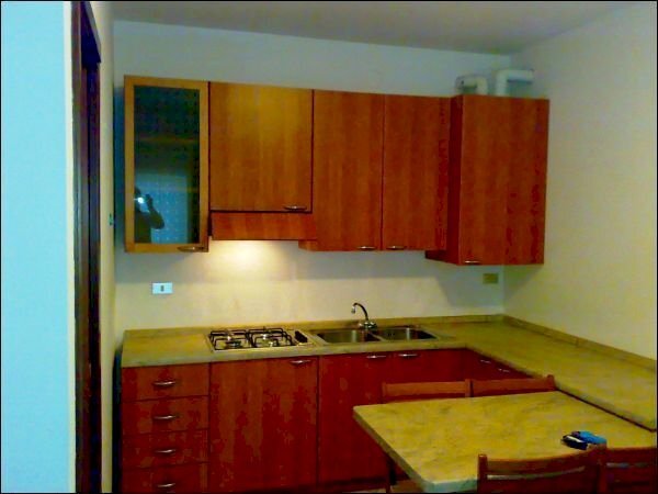 02 - cucina - Appartamento via Bossi 13, Somma Lombardo - foto 2