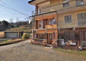 Facciata - Quadrilocale Frazione Preparetto, 130, Castellamonte - foto 3