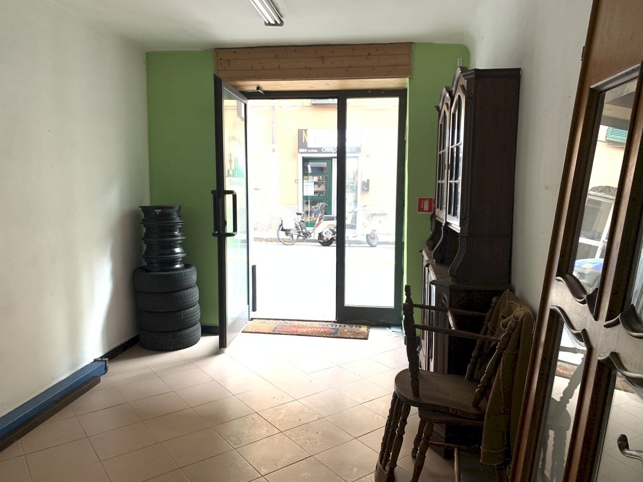 3B6E9225-BA55-41FD-8286-6FF84FEB643D.jpeg - Locale Commerciale Genova - foto 2