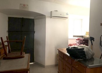 897BEE06-600E-49C6-BAE7-7D9DD3C3C199.jpeg - Commercial Premises Genova - photo 5