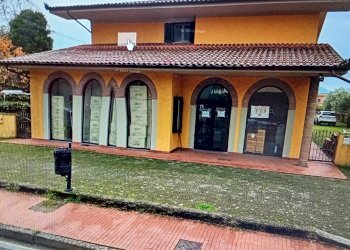 20231129_184941.jpg - Locale Commerciale Via Pesciatina, Lucca - foto 12