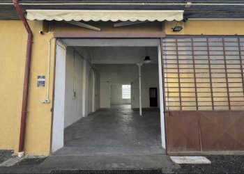 Box auto - Capannone via piave 6, Castronno - foto 4