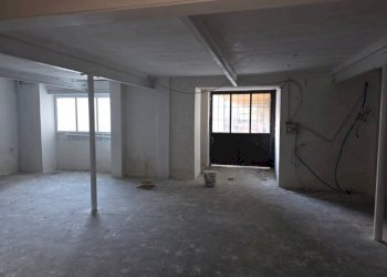 Magazzino - Capannone via piave 6, Castronno - foto 16