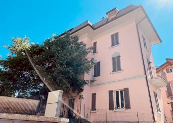 ESTERNO - Appartamento via Alfredo Oriani, 89, Varese - foto 1