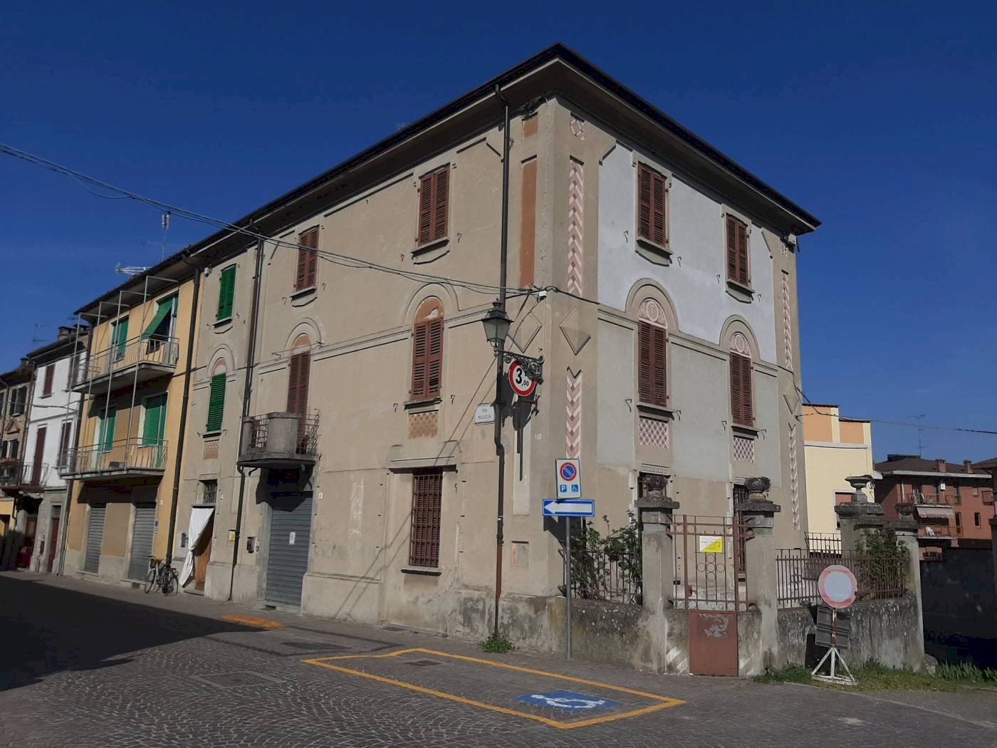 Facciata - Stable - Palace via Giuseppe Pellizza, Volpedo - photo 2