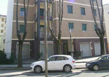 palazzo negozio - Negozio via Virginio Arzani, Tortona - foto 1