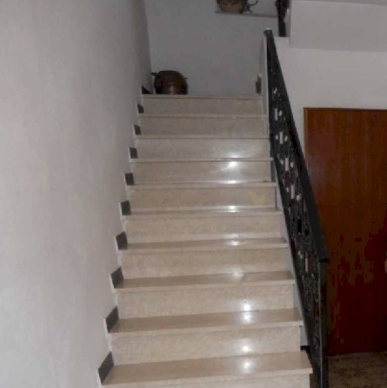 SCALA INTERNA - Villa Regione Lunassi, Fabbrica Curone - foto 2