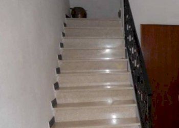 SCALA INTERNA - Villa Regione Lunassi, Fabbrica Curone - foto 2