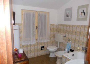BAGNO CON VASCA - Villa Regione Lunassi, Fabbrica Curone - foto 5