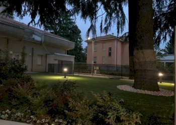 Appartamento via Col di Lana, Albizzate - foto 2