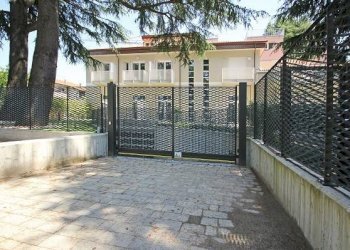 Appartamento via Col di Lana, Albizzate - foto 3