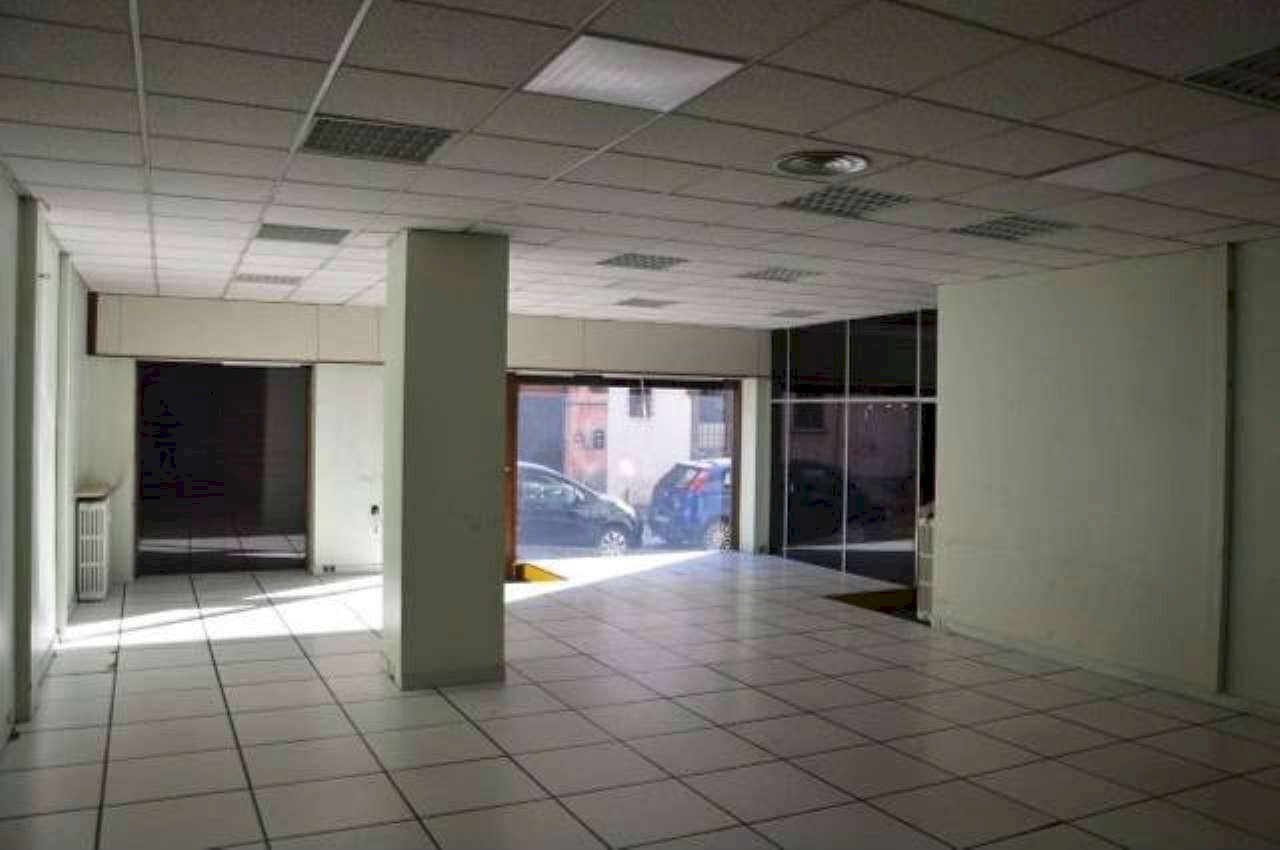 Negozio via borgo antico 1, Gallarate - foto 1