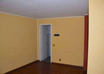 Negozio via Giovanni Battista Trombini, Gallarate - foto 4