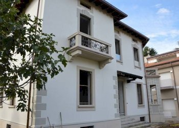Facciata - Villa via 20 Settembre, Albizzate - foto 1
