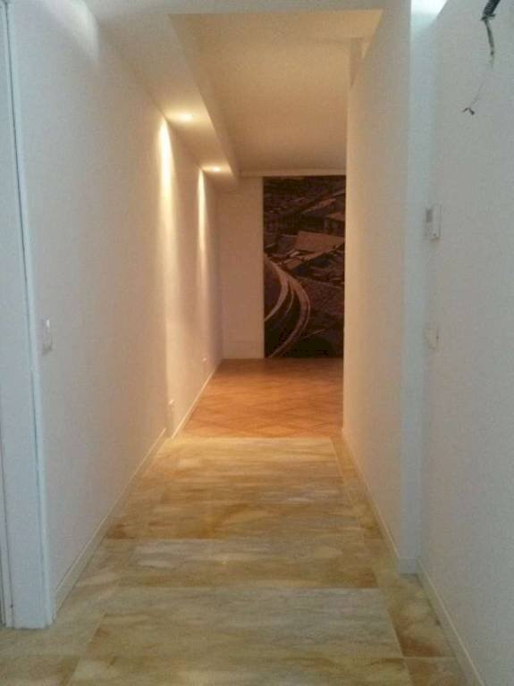 corridoio - Trilocale via Galileo Galilei, Gallarate - foto 1