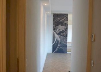 corridoio - Trilocale via Galileo Galilei, Gallarate - foto 16