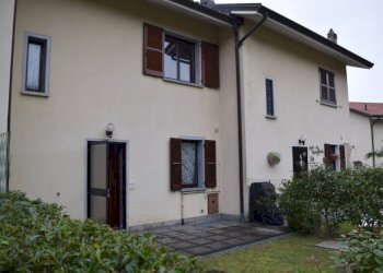 Facciata - Villa a Schiera via per Nasca, 7A, Castelveccana - foto 4