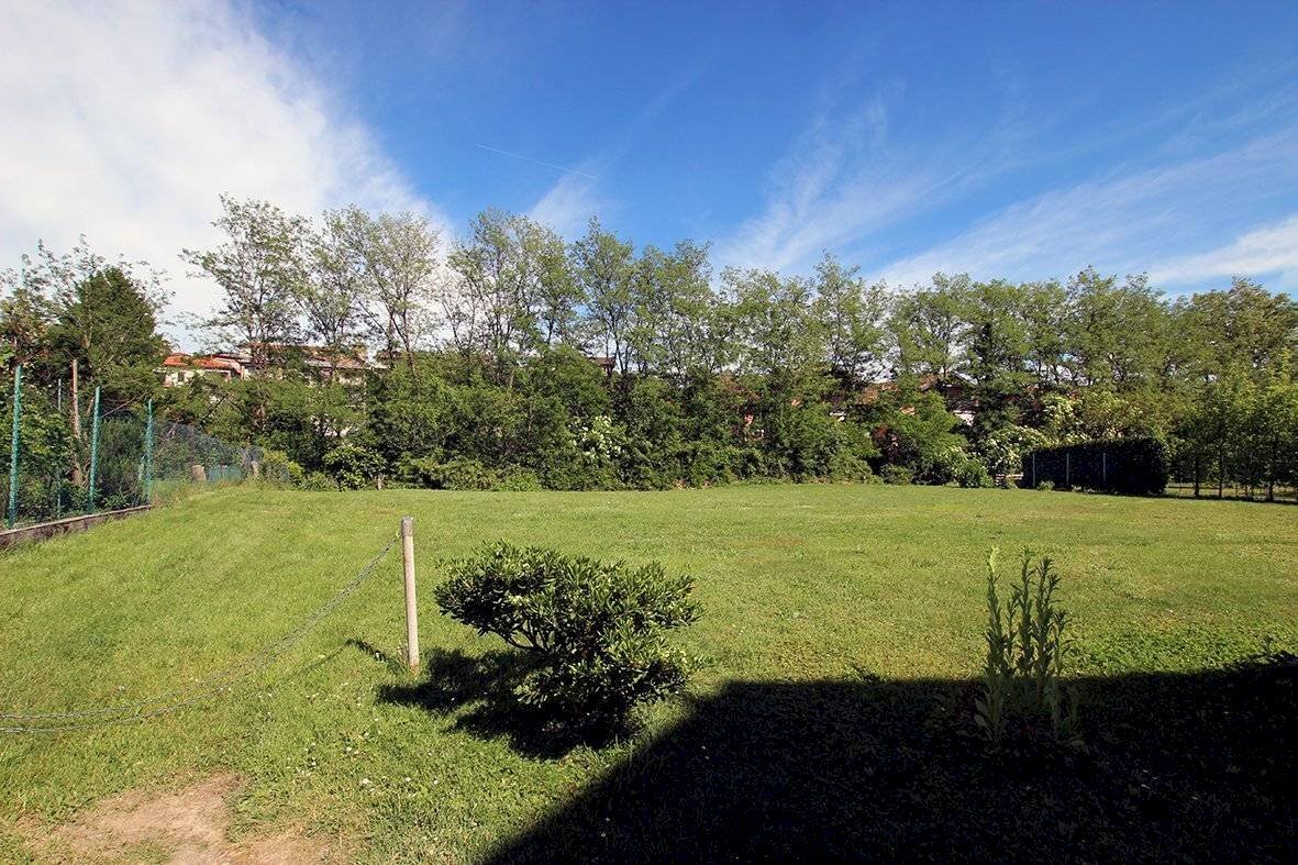 Terreno - Building land via Indipendenza, Castronno - photo 3