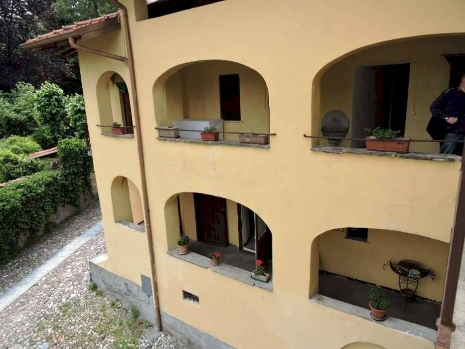 Casa indipendente via Chioso, Castello Cabiaglio - foto 2