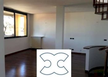 Stanza non arredata - Attico via Ponzella, 24, Busto Arsizio - foto 9