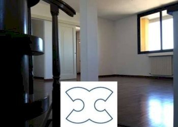 Stanza arredata - Attico via Ponzella, 24, Busto Arsizio - foto 11