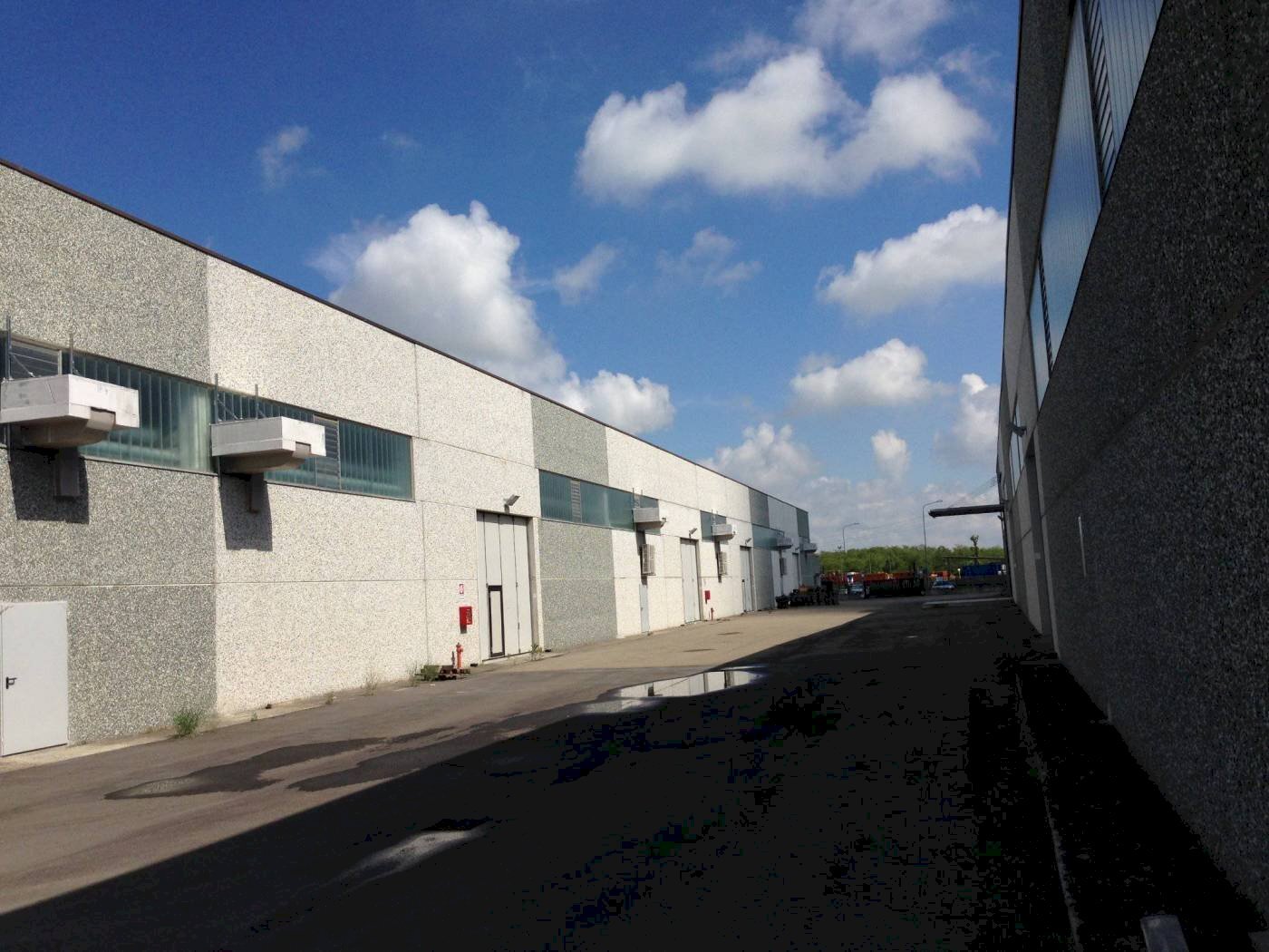 Capannone strada Roveri, 31, Pozzolo Formigaro - foto 1