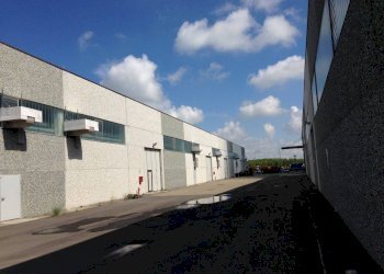 Capannone strada Roveri, 31, Pozzolo Formigaro - foto 1