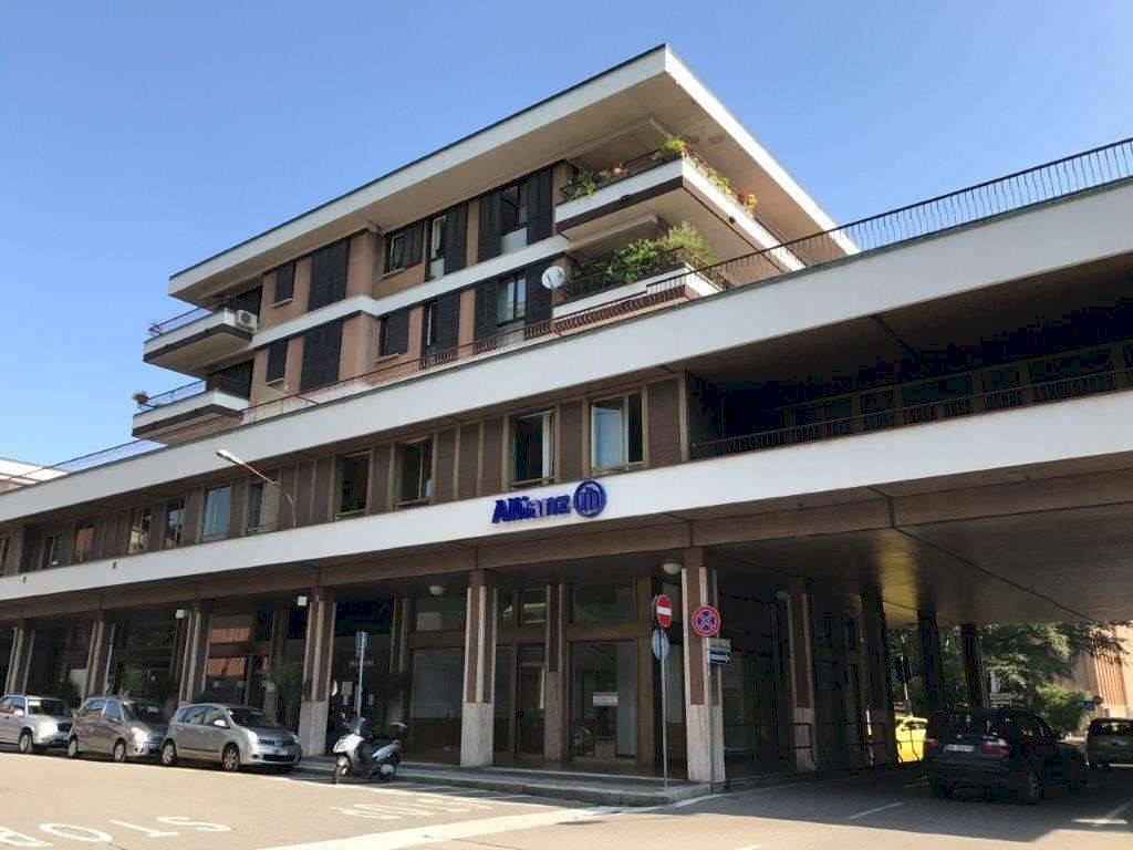 Facciata - Office piazza Giovanni XXIII, 11, Varese - photo 1