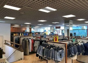 Interno non residenziale - Negozio via Vellone, 42, Varese - foto 6