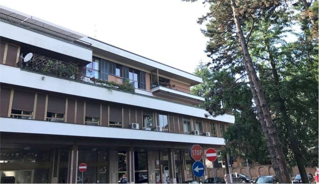 Facciata - Trilocale piazza Giovanni XXIII, 13, Varese - foto 1