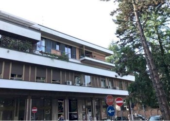 Facciata - Trilocale piazza Giovanni XXIII, 13, Varese - foto 1